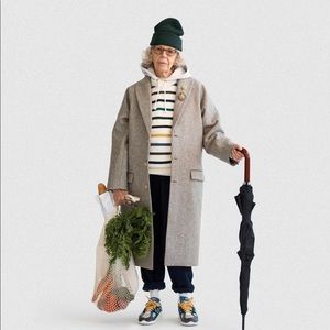 Meet your Posher, Dee